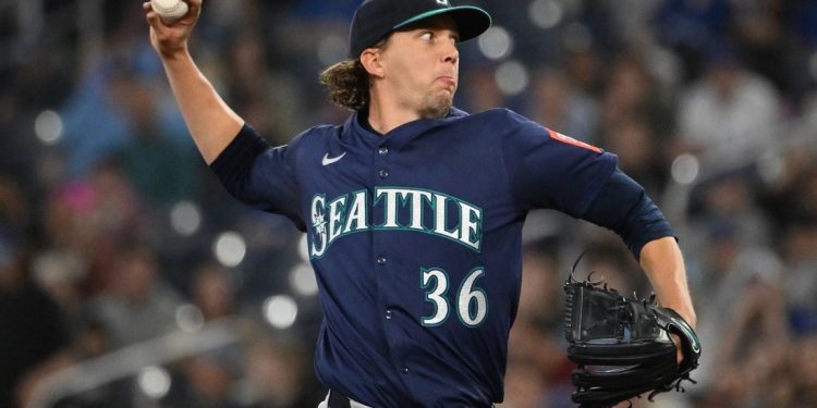 Marineros El as Logan Gilbert sale con tensión del antebrazo