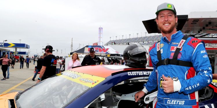 Compró una pista de carreras hace 6 años. Ahora dirige la netflix de Grassroots Motorsports