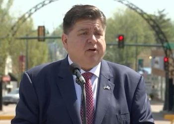 DOJ: Funcionarios no ciudadanos de IL mantuvieron a ICE acusados ​​de asesinato después de la liberación de la cárcel