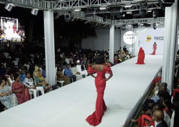 El Festival Internacional de Moda de Togo lucha por un mundo sin cáncer