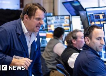 Los aranceles de Trump desencadenan la caída más pronunciada para las acciones estadounidenses desde 2020 como China, la UE promete devolver el golpe