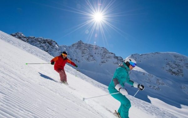 Informe: el turismo de esquí se basa en resorts locales