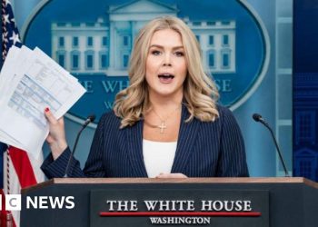 El juez estadounidense eleva las restricciones de la Casa Blanca en Associated Press