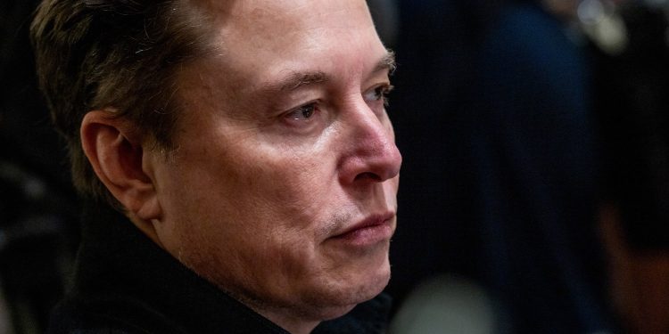 Elon suena extremadamente deprimido después de que las ganancias de Tesla se sumergen 71%