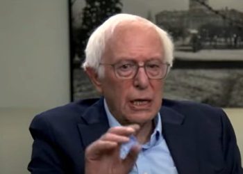 Bernie Sanders llama a los republicanos por ser felpudos para el autoritarismo de Trump