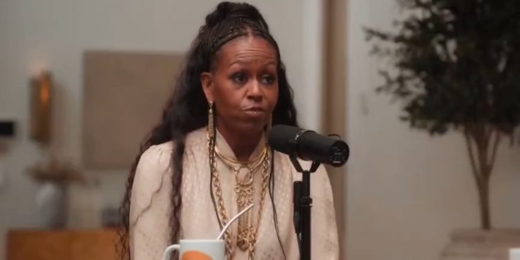 Michelle Obama se queja de ser una mujer negra en su fallido podcast (video) | El experto de la puerta de entrada