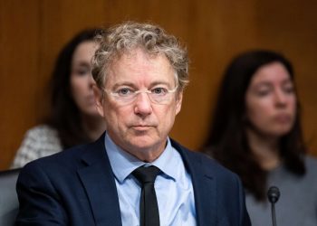 El Senado acaba de aprobar el proyecto de ley de Rand Paul para bloquear las tarifas de Trump en Canadá