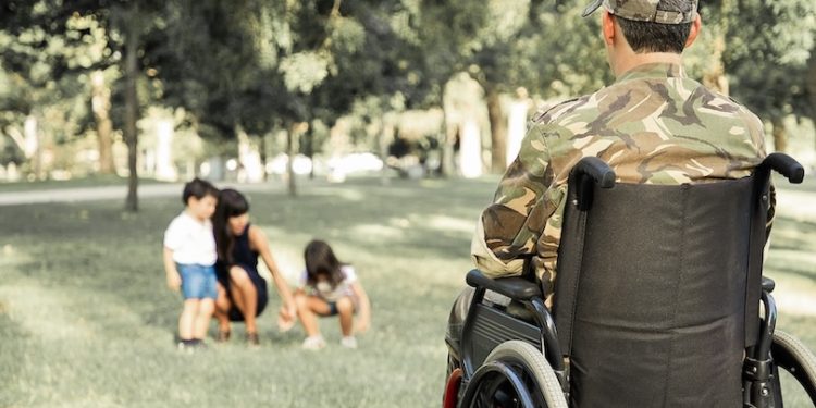 Las alegrías y daños del cuidado militar