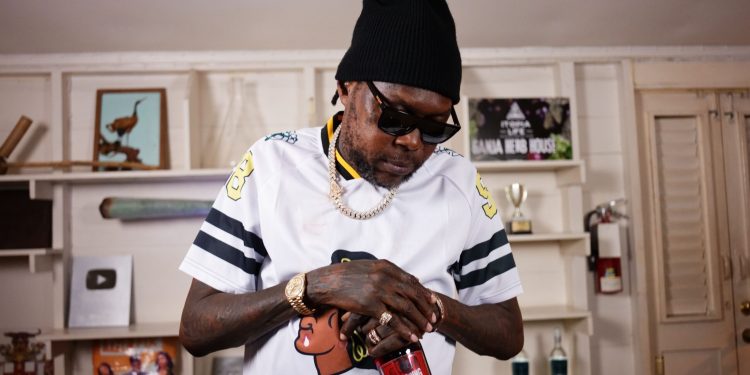 Vybz Kartel deja caer el video «Dios es el mejor» antes del primer concierto de los Estados Unidos en más de 20 años