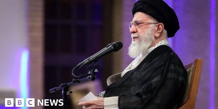 Khamenei de Irán duda de que las conversaciones nucleares estadounidenses llevarán a un acuerdo