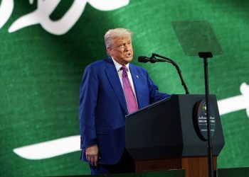 Las conversaciones de dinero (y escuchan) en el foro de inversión saudita al que asisten Trump