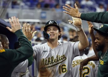 Ocupar el objetivo de A SURG A SUGER ASCENDE EN APRITOS VS. MARINOS