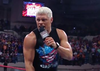 El aliado de 39 años de Cody Rhodes usa su chaqueta después de que el evento principal del sábado por la noche de la WWE salga del aire