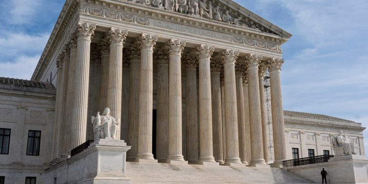 ¿Qué está en juego en el caso de ciudadanía de derecho de nacimiento de la Corte Suprema de los Estados Unidos? | Noticias de Donald Trump