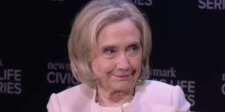 Si eres una mujer conservadora, probablemente seas una «doncella del patriarcado», según Hillary Clinton