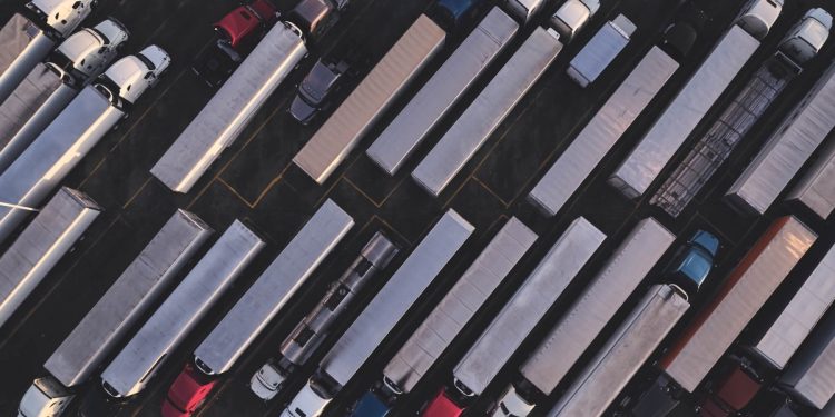 TechCrunch Mobility: la apuesta de Ai de Uber Freight, la advertencia de Robotaxi de Tesla y los camiones de Nikola llegaron al bloque de subastas