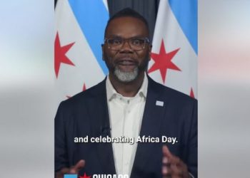 El activista negro Torches Chicago al alcalde Brandon Johnson por centrarse en el «Día de África» ​​en lugar de honrar a los héroes de Estados Unidos en el Día Memorial: «¿De quién es este? ¿Quién te envió?» (Video) | El experto de la puerta de entrada
