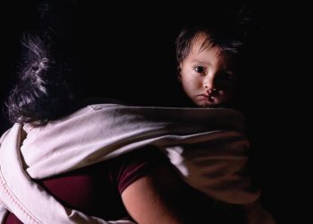 Aduanas y protección fronteriza de los Estados Unidos revoca en silencio las protecciones para mujeres embarazadas y bebés.