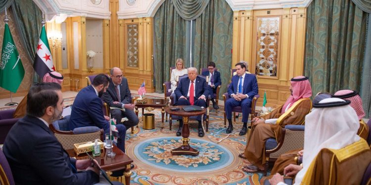 Trump dice que Estados Unidos podría normalizar las relaciones con Siria