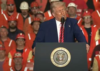 Trump llega al oeste de Pensilvania para decirle a los trabajadores siderúrgicos que está matando sus trabajos duplicando tarifas