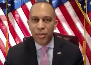 Hakeem Jeffries promete que los demócratas harán todo lo posible para detener el proyecto de ley de estafadores fiscales de Trump