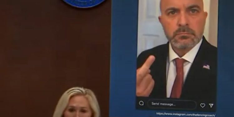 Los demócratas hacen que la escucha anti-trans de Marjorie Taylor Greene sea totalmente contraproducente