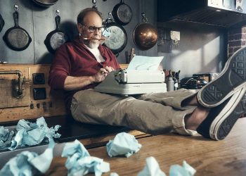 Alton Brown discute su nuevo libro, 'Food for thought'