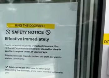 Los adultos deben presentar el timbre para la entrada después del área de DC McDonald's prohibir menos de 21 años de jóvenes de cenas interiores para «incidentes repetidos de violencia estudiantil» (video) | El experto de la puerta de entrada