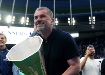 Ange Postecoglou Preguntas 'extrañas' hablan sobre su futuro de los Spurs, ya que el presidente Daniel Levy no proporciona claridad | Noticias de fútbol
