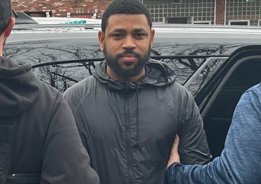 Hombre dominicano acusado de robo a mano armada reajustada por hielo