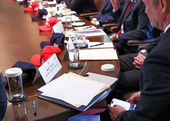 El clon de señal Mike Waltz fue atrapado utilizando tiene acceso directo a los chats de usuario