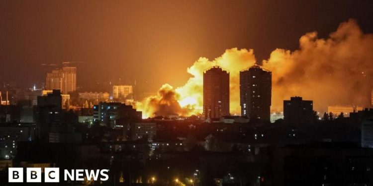 Rusia lanza huelgas 'masivas' días después del ataque de drones ucranianos