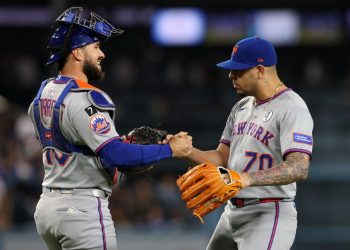 Mets desperdicie el liderazgo tardío, luego detiene a los Dodgers en 10