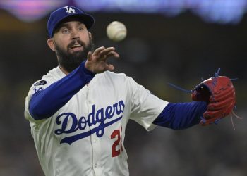 Dodgers Place RHP Tony Gonsolin (codo) en IL de 15 días