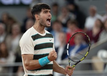 Carlos Alcaraz ruge más allá de Jannik Sinner en la épica final del Abierto de Francia