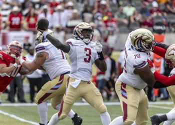 Panthers QB Bryce Perkins llamado UFL ofensivo Poy