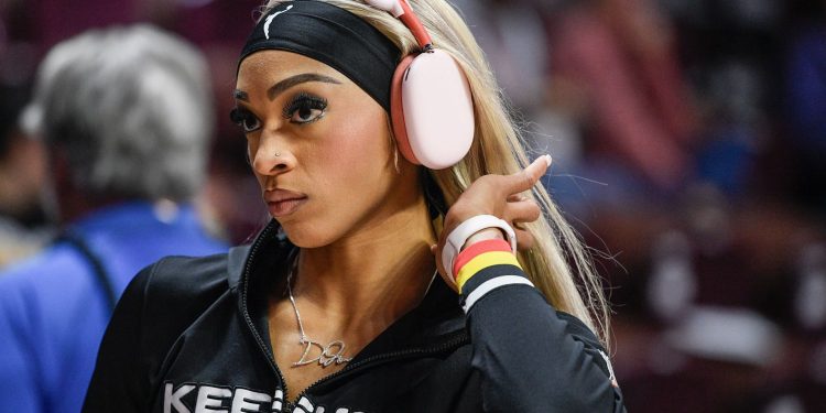 Dijonai Carrington se defiende a sí misma de las acusaciones de 'Jugador sucio' después de Featus Fut sobre Skylar Diggins Sparks Outrage