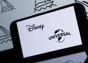 'Wall-e With a Gun': MidJourney genera videos de personajes de Disney en medio de una demanda de derechos de autor masiva