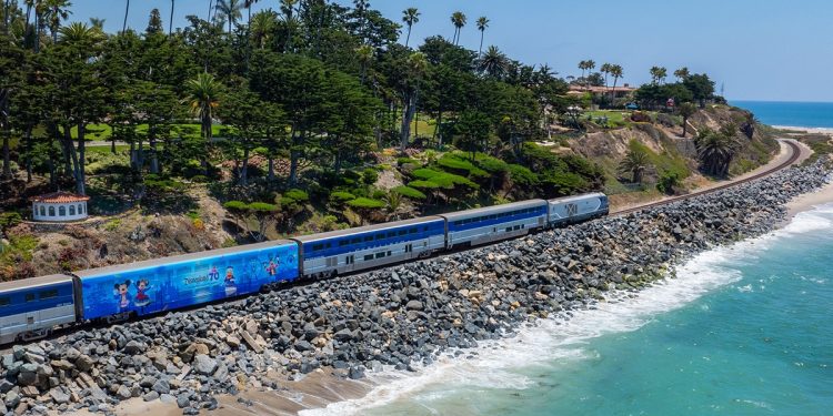 Nuestra forma favorita de llegar a Disneyland se volvió más feliz