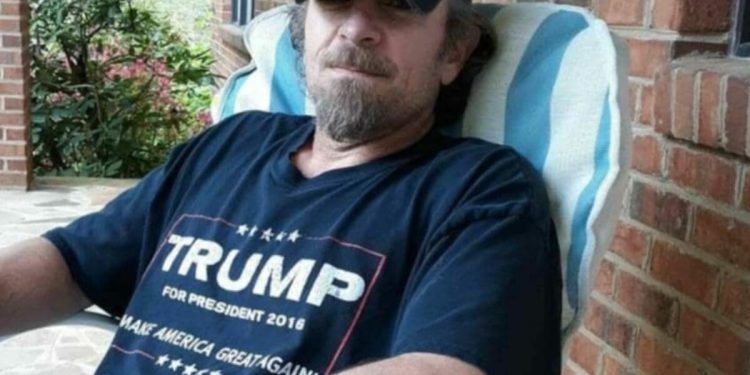 J6 Patriot Markus Maly está luchando para mantenerse a flote. Vamos a reunirnos para ayudar a su familia hoy. | El experto de la puerta de entrada