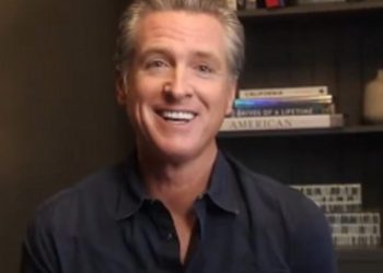 Después de haber resuelto todos los problemas de California, Gavin Newsom anuncia que está lanzando un subsack para combatir la 'desinformación' | El experto en la puerta de entrada