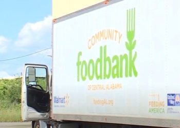 Los votantes de Trump podrían morir de hambre mientras Alabama Food Banks advierte sobre la escasez debido a la Ley de Impuestos del Partido Republicano