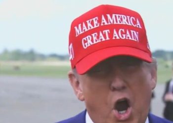 Trump se derrite y exige el Premio Nobel cuando está a punto de comenzar una guerra en el Medio Oriente