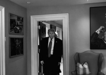 Trump parece un cadáver aturdido cuando el Medio Oriente arde