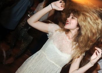 Por qué la Generación Z es tan nostálgica sobre 'Sleaze independiente'