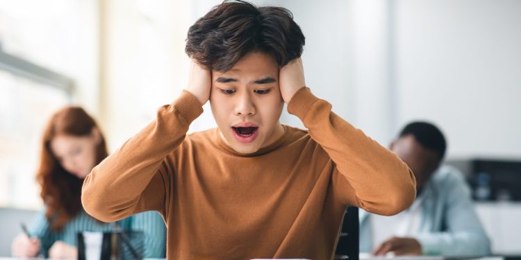 Según los informes, las escuelas en China aislan a los estudiantes a medida que aumenta los casos de Covid.