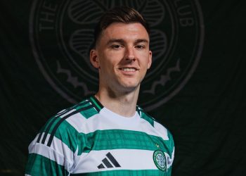 Noticias de transferencia Celtic: Kieran Tierney completa el retorno del acuerdo de cinco años después de la partida del Arsenal | Noticias de fútbol