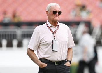 Jimmy Haslam, Browns celebra la financiación del estadio de $ 600 millones en el presupuesto estatal