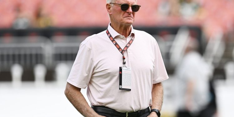 Jimmy Haslam, Browns celebra la financiación del estadio de $ 600 millones en el presupuesto estatal