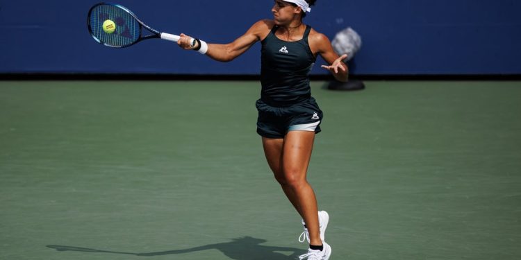 Roundup de la WTA: Maria Lourdes Carle muescas impresionantes rally en Rumania